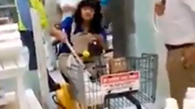Trabajadora venezolana es golpeada y humillada en un centro comercial chileno