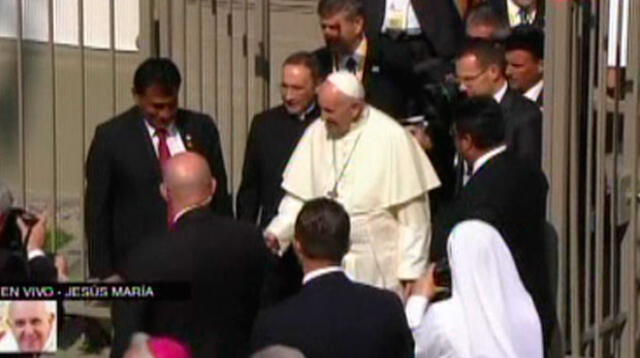 Papa Francisco llega a la iglesia de Las Nazarenas