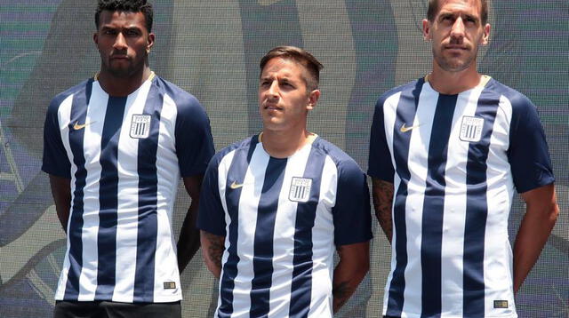 La nueva camiseta de Alianza Lima para este 2018