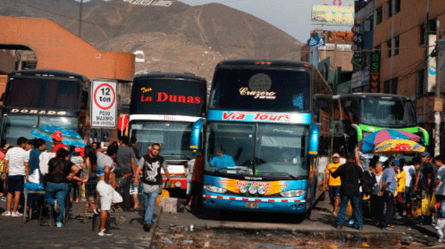 Buses que operaban en terminal Fiori invaden calles en San Martín de Porres