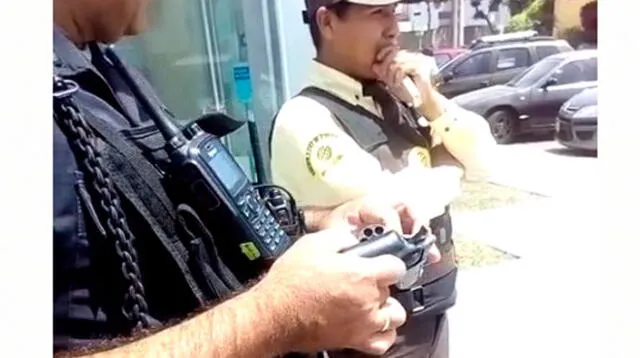 Policía descubre que agentes custodian bancos sin balas 