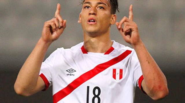 Cristian Benavente con la selección peruana