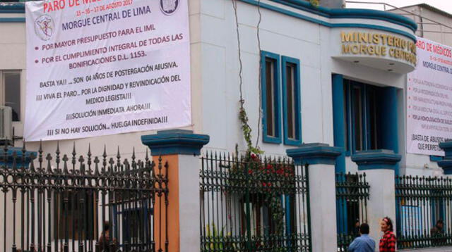 Los familiares llegaron a la morgue de Lima