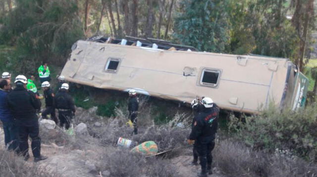 Despiste  de  bus de la empresa Reyna deja 7 muertos