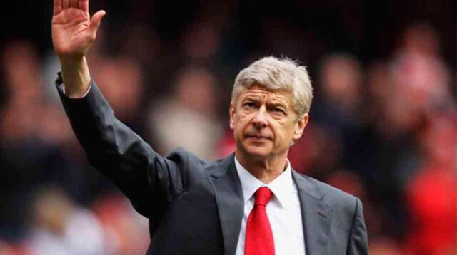 Arsene Wenger deja el Arsenal y le hacen homenaje 