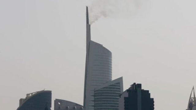 Un incendio se registró en un rascacielos en Dubái 
