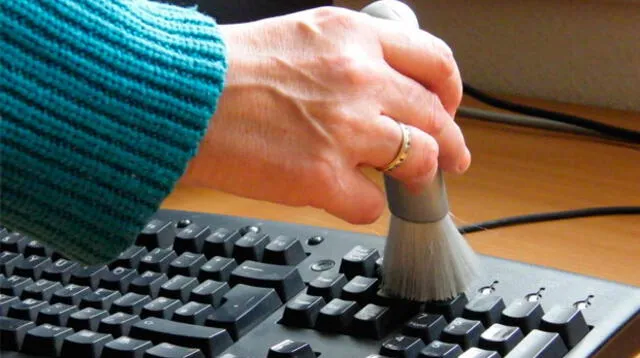 Cada cuánto debemos limpiar el teclado de la computadora, según la ciencia?