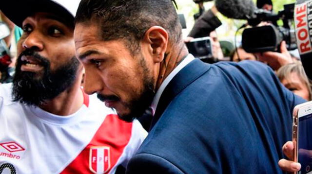 Paolo Guerrero recibe el apoyo de decenas de hinchas en las afueras del TAS 