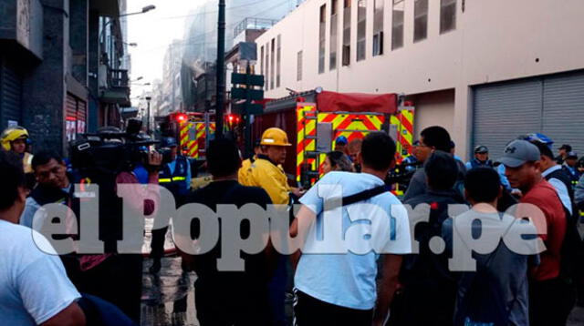 Incendio en pollería destruyó casona Pancho Fierro en Centro de Lima