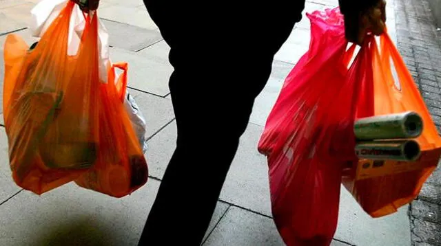 Las bolsas de plástico ya no serán gratuitas 