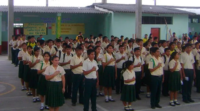 Alumnos de colegio de Bagua