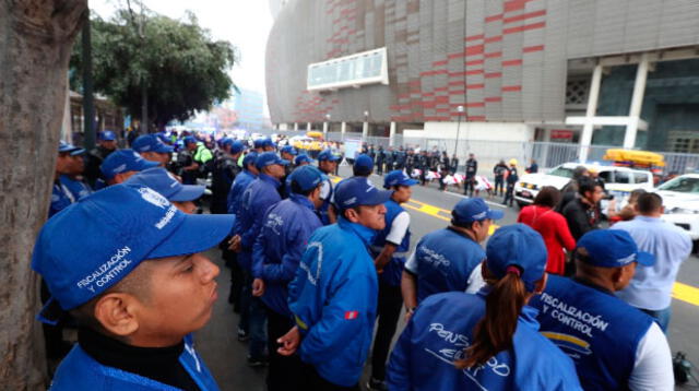 Mil serenos y dos mil policías para el partido Perú-Escocia