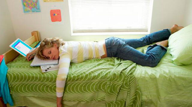 Dormir muy pocas horas es tan malo como dormir demasiado. La cantidad ideal de horas de sueño varía en función de muchos factores