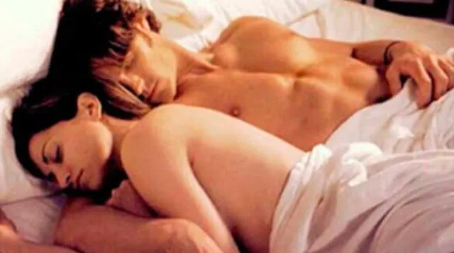 El contacto de piel con piel por dormir desnudos ayuda a que se libere una cantidad importante de oxitocina en nuestro cuerpo