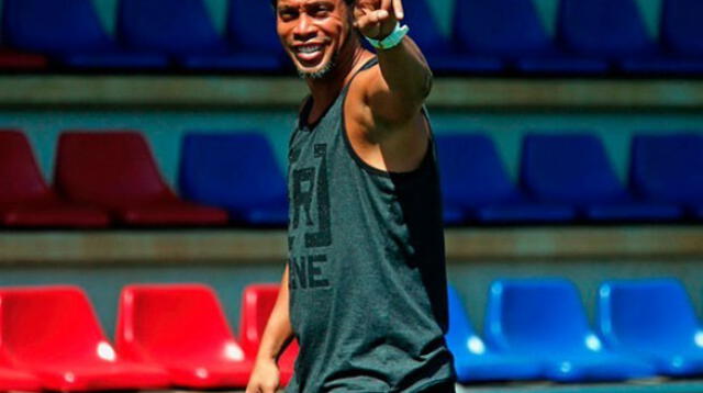 Ronaldinho Gaucho no se pondrá la camiseta de Alianza Lima 