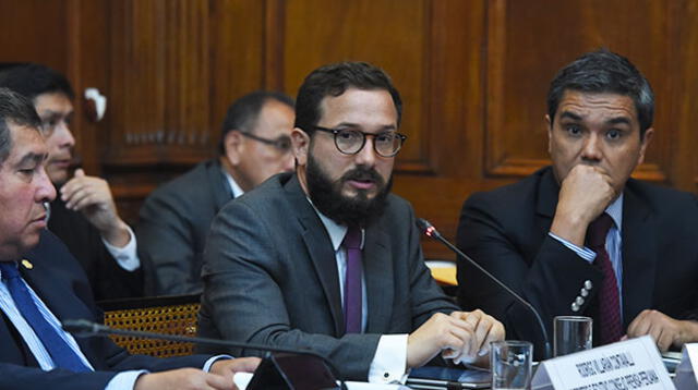 El director ejecutivo del Consejo de la Prensa Peruana calificó como un golpe para la democracia la Ley Mulder