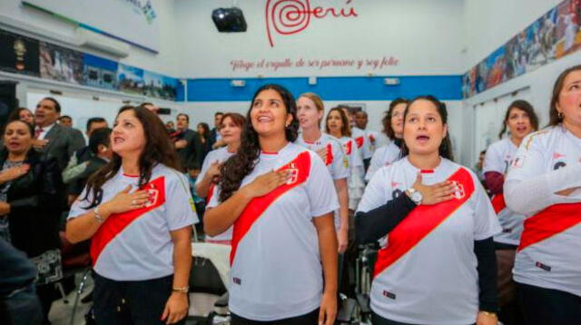 Vistieron la camiseta y alentarán como peruanos a la selección