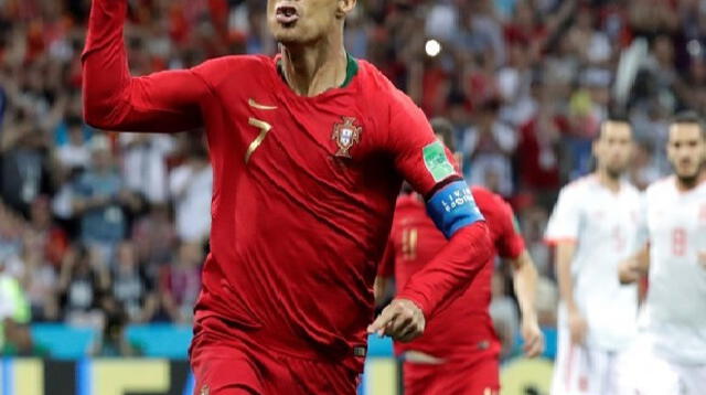 Cristiano Ronaldo anotó dos goles a España