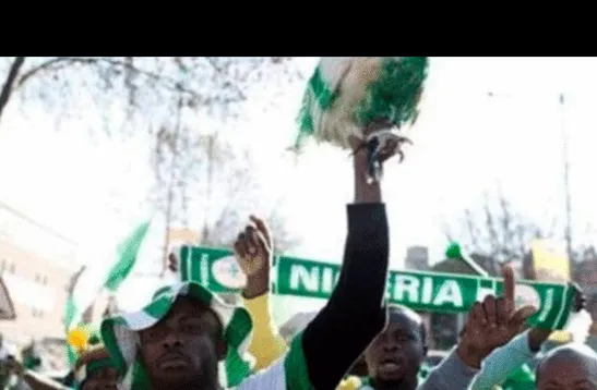 No dejarán entrar a hinchas de Nigeria con pollos al estadio