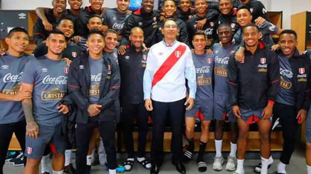 Martín Vizcarra muestra su apoyo a la selección peruana