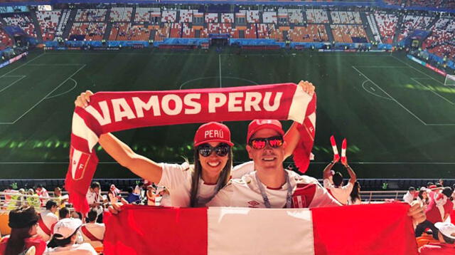 Carlos alcántara y Anna Carina Copelo estuvieron en el estadio alentando a la selección