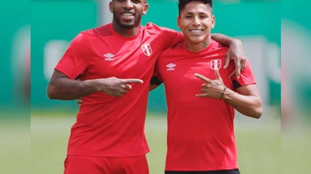 Jefferson Farfán y Raúl Ruidíaz. Fuente: FPF (Instagram)