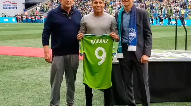 Raúl Ruidíaz fue presentado a lo grande en Seattle Sounders de los Estados Unidos