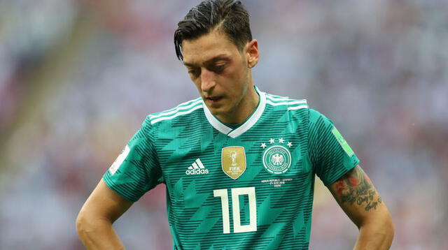El futuro de Mesut Özil en Alemania está en vilo