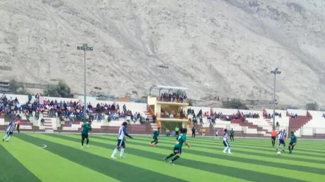 Sportivo Huracán se fue al Municipal de Chaparra y goleó 6-1 a Victoria Chaparra. FOTO: Gabriel Quispe 