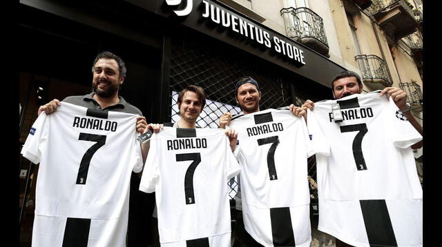 Camiseta de ronaldo online juventus