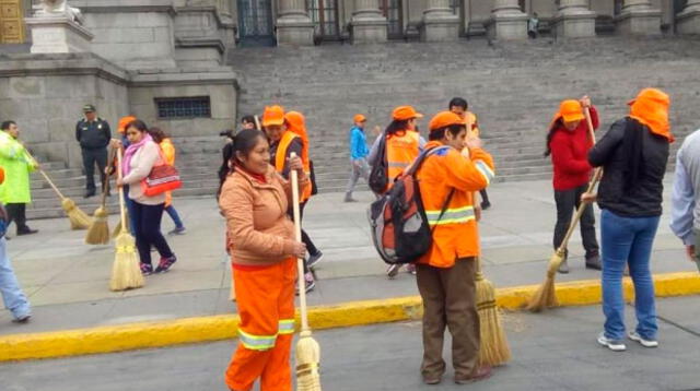 Trabajadores de limpieza "barrieron" Palacio de Justicia