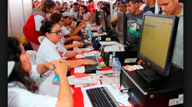 Cada año 200 mil peruanos salen a buscar trabajo