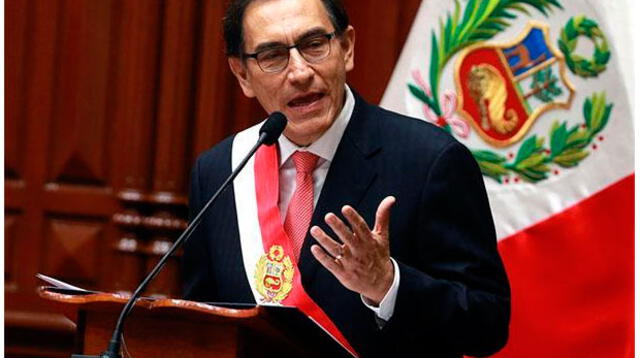 Martín Vizcarra consultará a la ciudadanía la no reeleción de los Congresistas