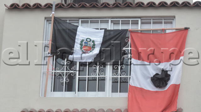 Vecinos de la Av. Brasil decidieron colocar banderas así como señal de protesta