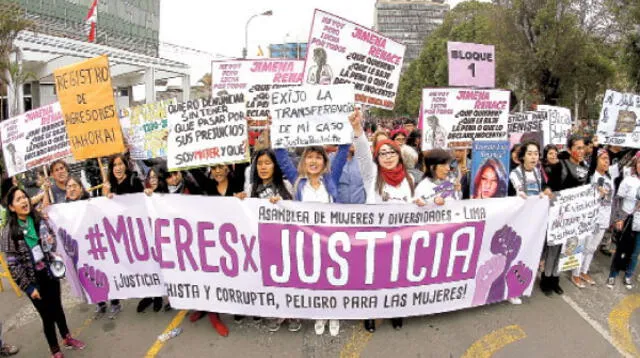 Miles de mujeres realizaron marcha contra jueces y fiscales corruptos
