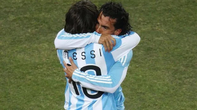 Tevez y Messi jugaron en la selección argentina