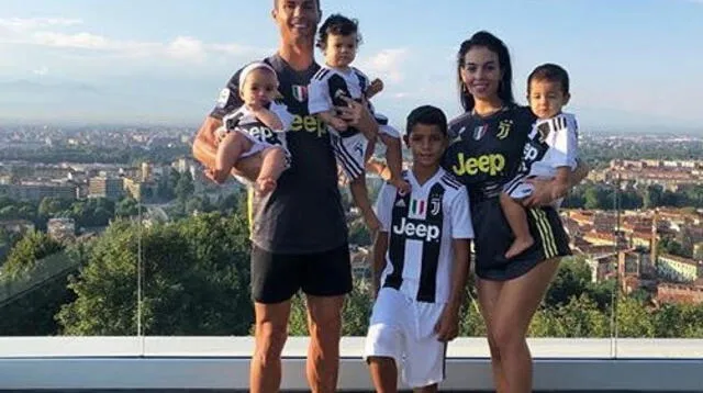 Cristiano posa con su familia