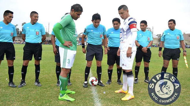 Los capitanes del Vinzos y Sipesa antes del cotejo. FOTO: Facebook Sipesa