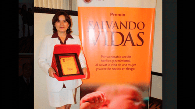 Obstetra María Fanny Pérez Coronel fue premiada por salvar la vida de gestante y su bebé