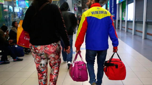 Venezolanos regresan a su país