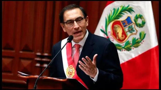 Presidente Martín Vizcarra no niega la posibilidad de cerrar el Congreso