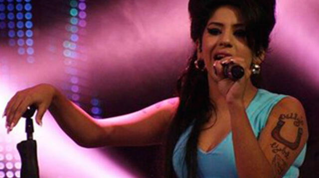 Imitadora de Amy Winehouse denuncia a local que no le permitió cantar por falta de público