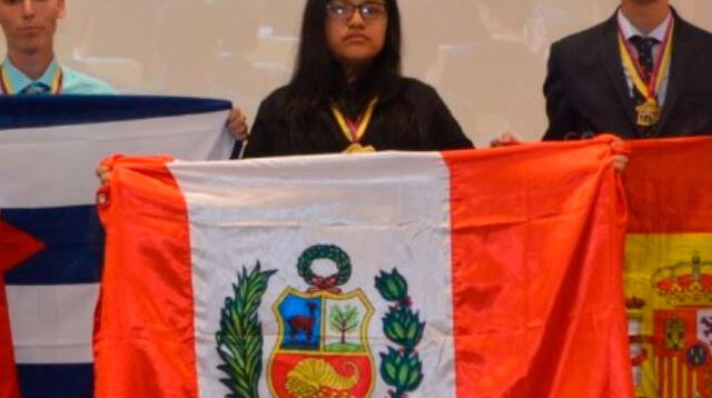 Escolar ganó medalla por olimpiada de Biología en Ecuador