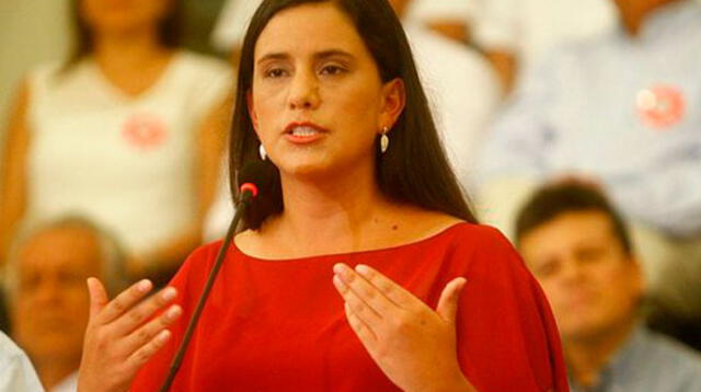Verónica Mendoza, reiteró su apoyo al referéndum planteado por el Gobierno