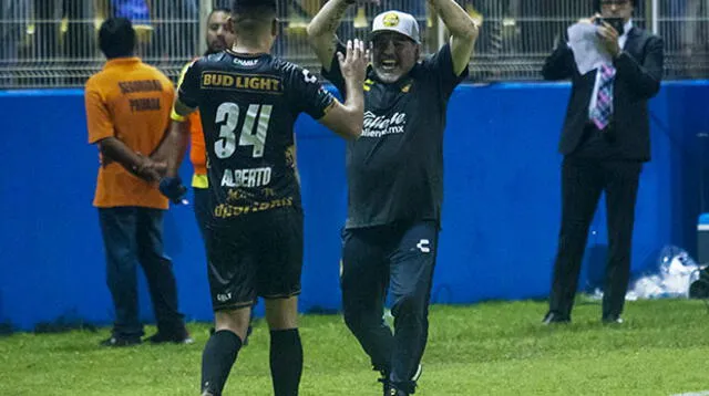 Diego Maradona empezó su labor en equipo mexicano