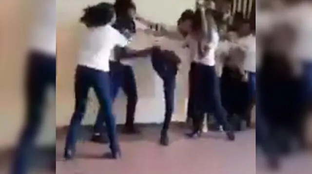 Grupo de alumnas golpean a alumno que días antes agredió a una compañera