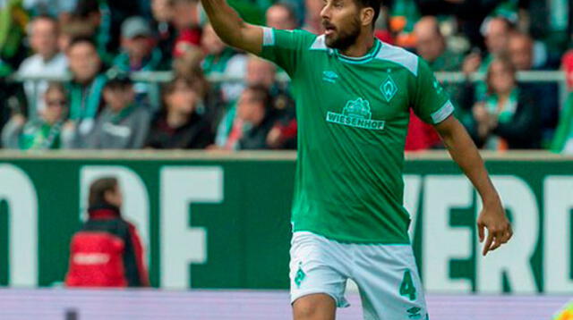 Claudio Pizarro lleva 192 goles en total en la Bundesliga.