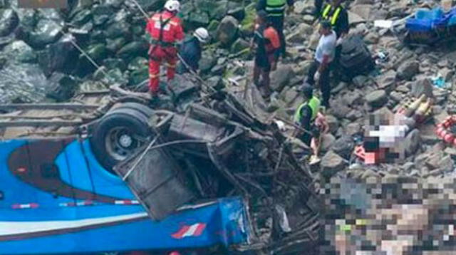 La cifra de muertos aumentó a 23 tras caída de bus.