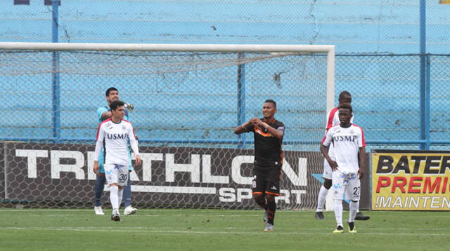 Ever Chávez anotó el primer gol de Ayacucho en la victoria 3-1 ante San Martín. FOTO: LIBERO