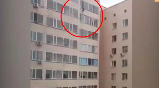 Niño es salvado por su vecino cuando caía del décimo piso de un edificio